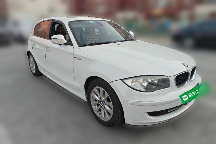 Used BMW 1 Series 2008 120i automatic transmission Front Right 45 Deg