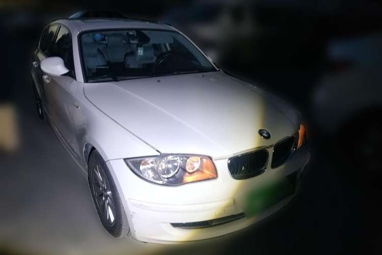 Used BMW 1 Series 2008 120i automatic transmission Front Right 45 Deg