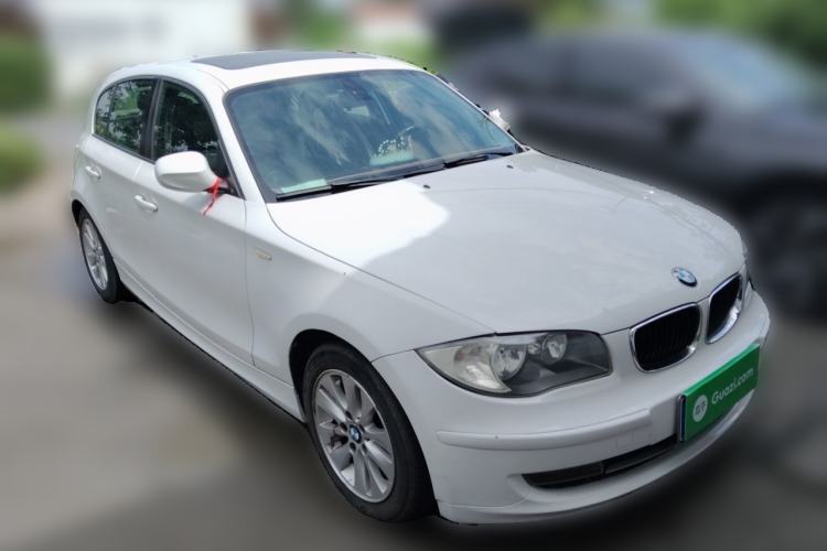 Used BMW 1 Series 2008 120i automatic transmission Front Right 45 Deg