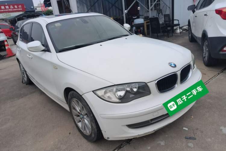 Used BMW 1 Series 2008 120i automatic transmission Front Right 45 Deg
