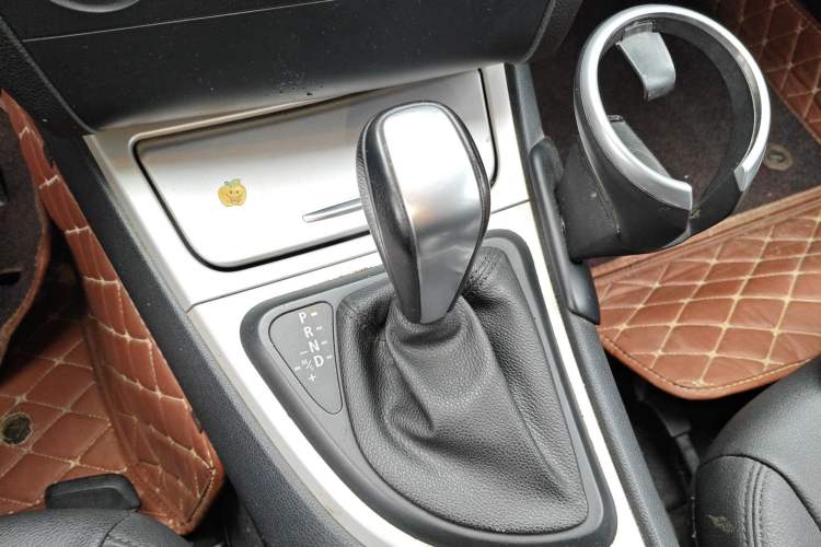 Used BMW 1 Series 2008 120i automatic transmission Gear Lever