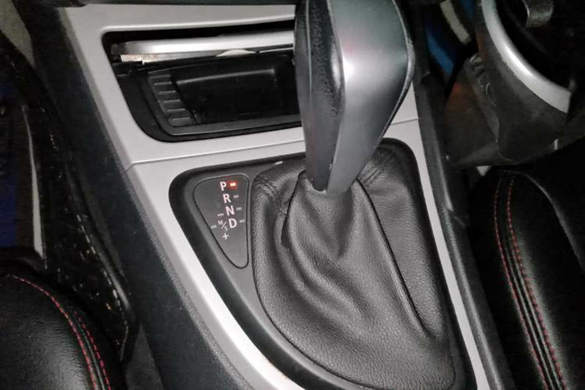 Used BMW 1 Series 2008 120i automatic transmission Gear Lever