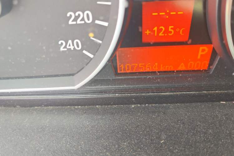 Used BMW 1 Series 2008 120i automatic transmission Odometer Close Up