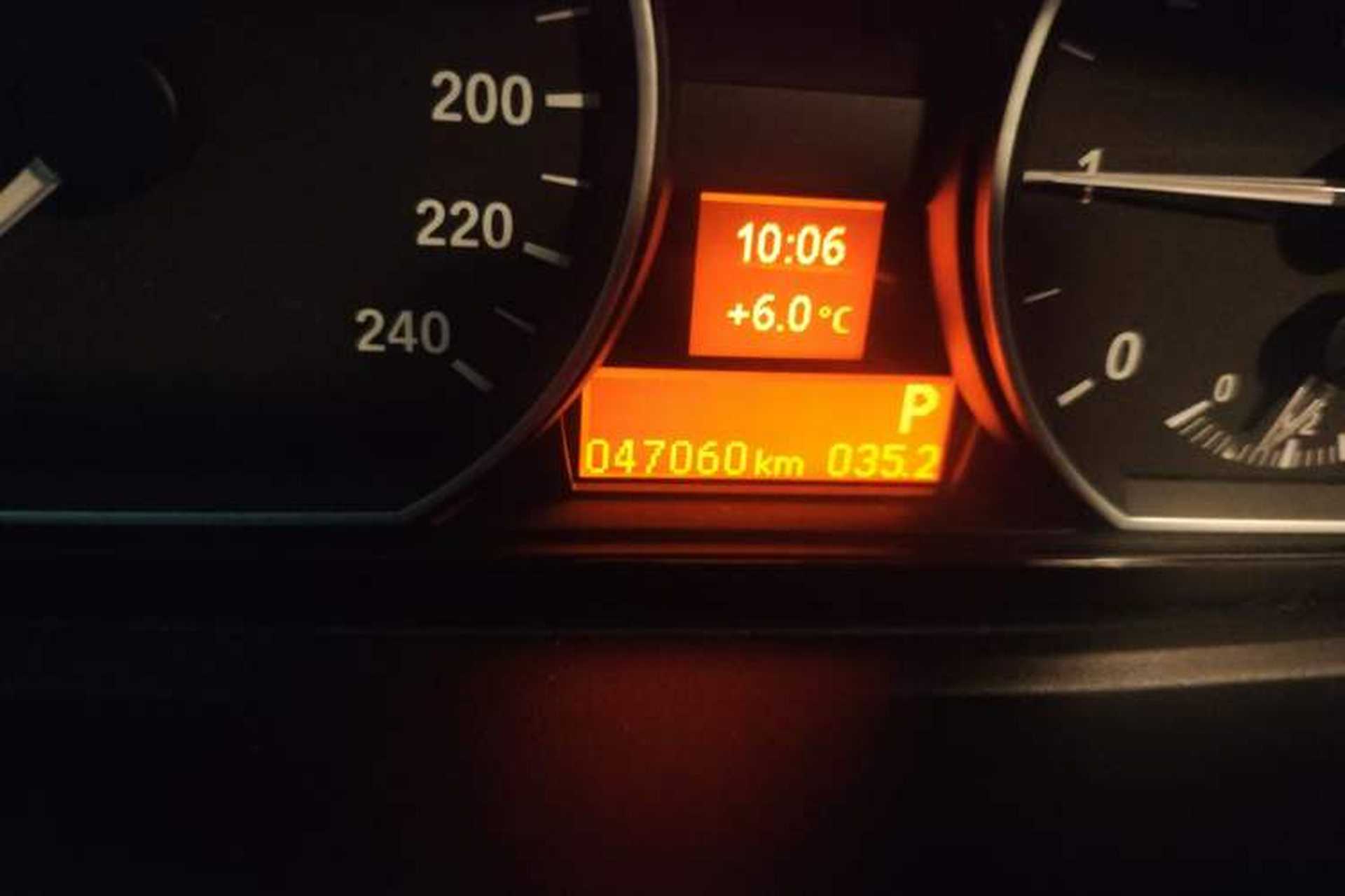Used BMW 1 Series 2008 120i automatic transmission Odometer Close Up