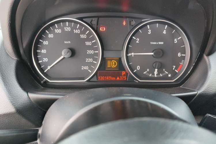 Used BMW 1 Series 2008 120i automatic transmission Odometer Close Up
