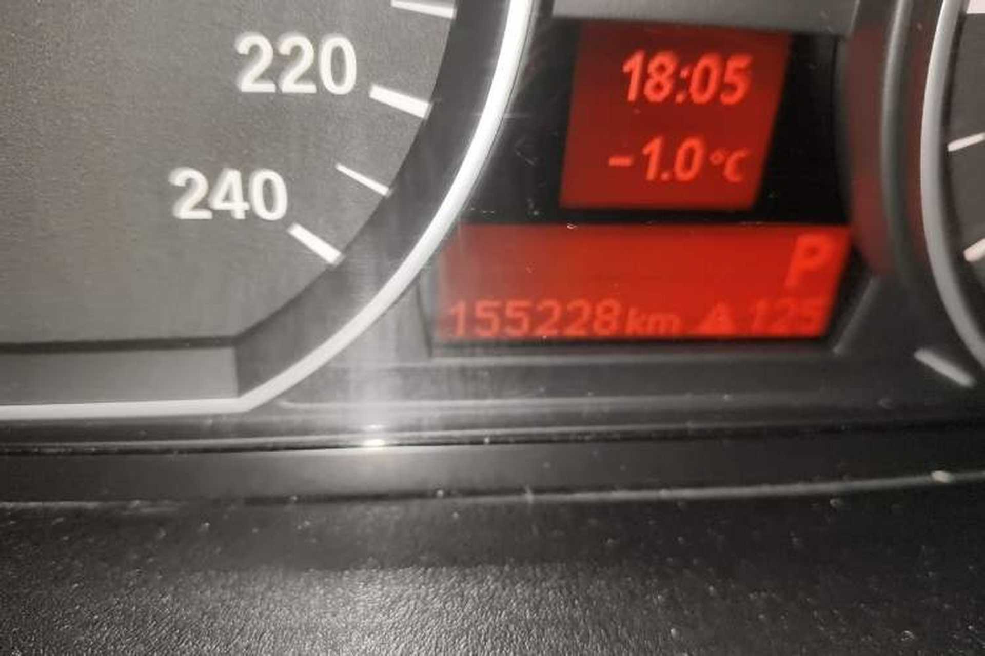 Used BMW 1 Series 2008 120i automatic transmission Odometer Close Up