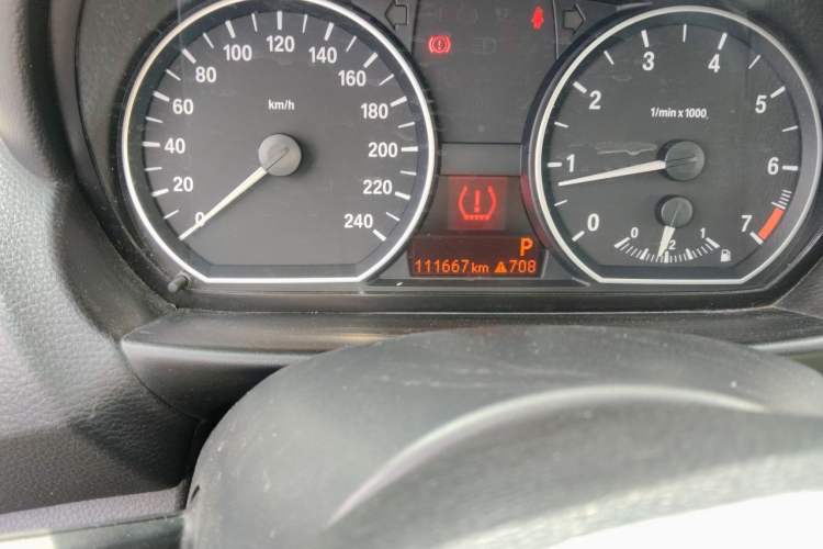 Used BMW 1 Series 2008 120i automatic transmission Odometer Close Up