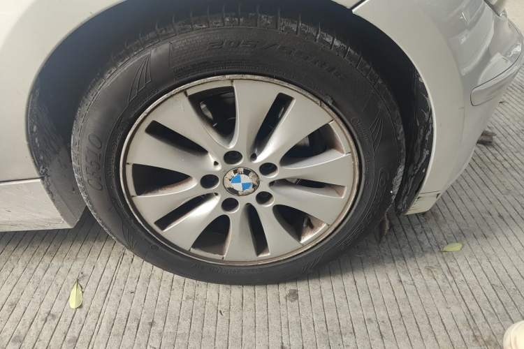 Used BMW 1 Series 2008 120i automatic transmission Right Front Wheel Hub