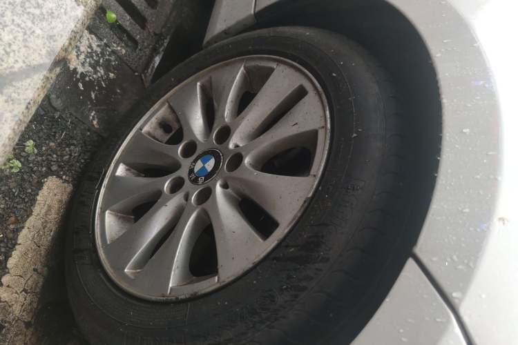 Used BMW 1 Series 2008 120i automatic transmission Right Front Wheel Hub