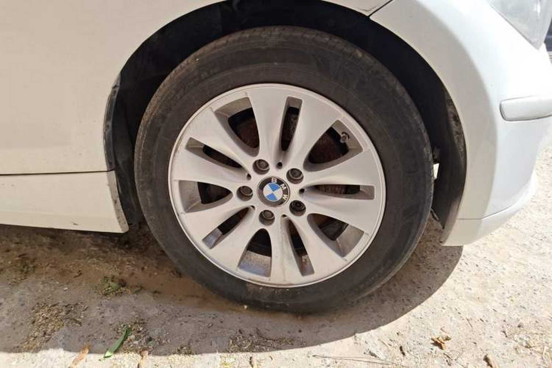Used BMW 1 Series 2008 120i automatic transmission Right Front Wheel Hub