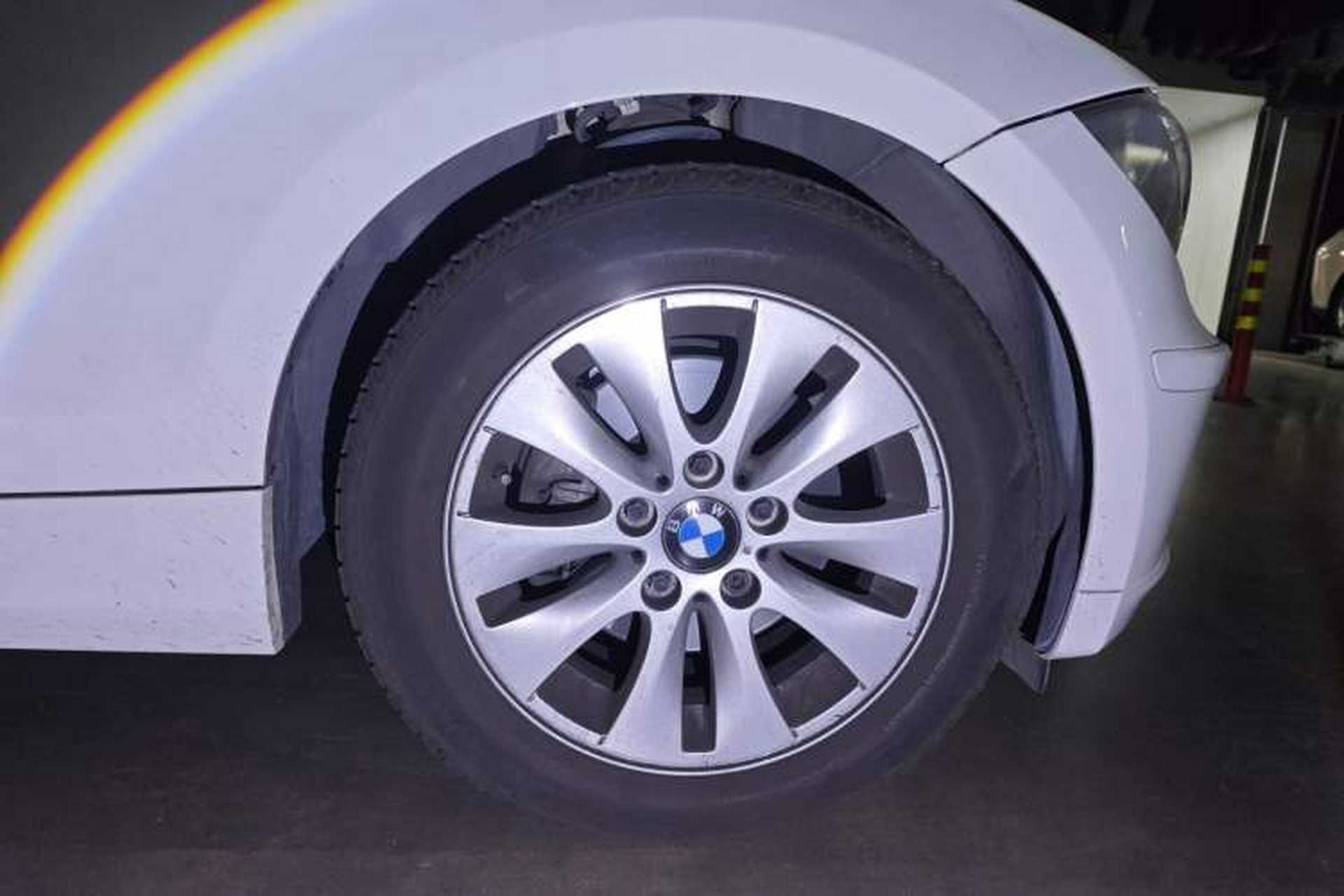 Used BMW 1 Series 2008 120i automatic transmission Right Front Wheel Hub