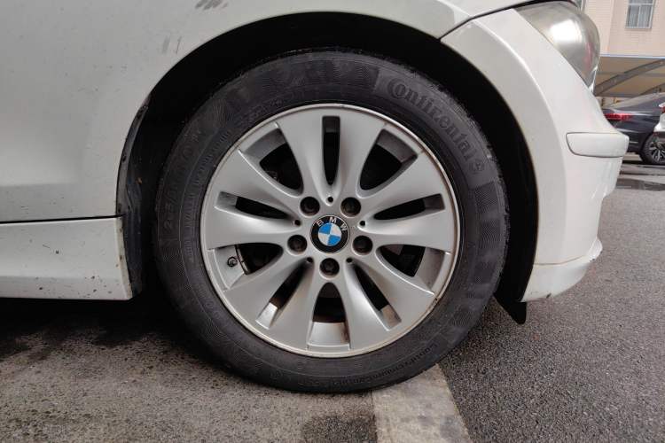Used BMW 1 Series 2008 120i automatic transmission Right Front Wheel Hub