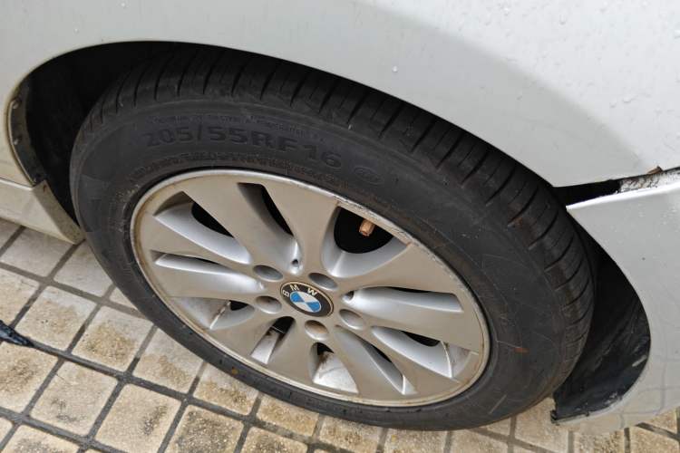 Used BMW 1 Series 2008 120i automatic transmission Right Front Wheel Hub