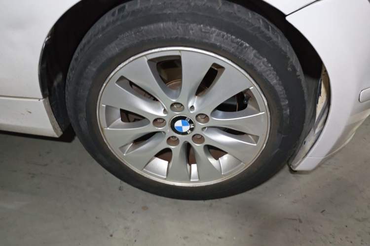 Used BMW 1 Series 2008 120i automatic transmission Right Front Wheel Hub