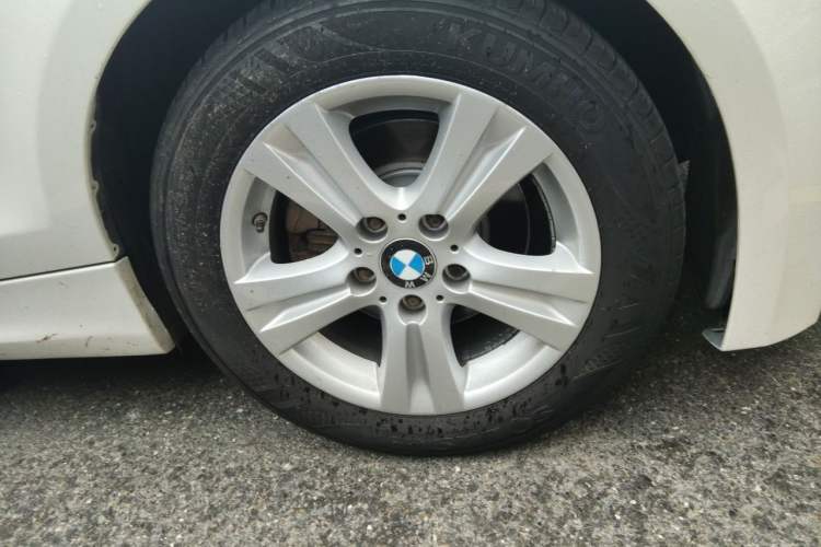 Used BMW 1 Series 2008 120i manual transmission Right Front Wheel Hub