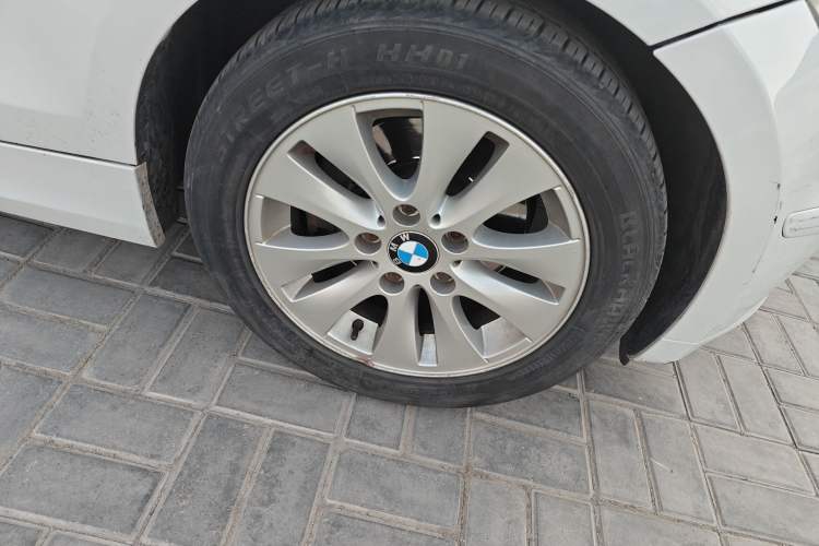 Used BMW 1 Series 2008 120i automatic transmission Right Front Wheel Hub