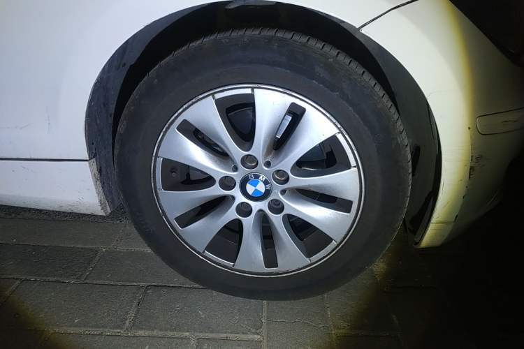Used BMW 1 Series 2008 120i automatic transmission Right Front Wheel Hub