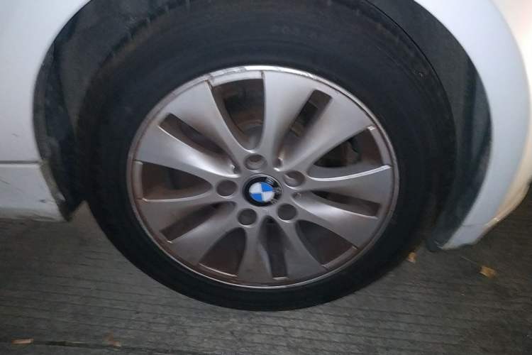 Used BMW 1 Series 2008 120i automatic transmission Right Front Wheel Hub