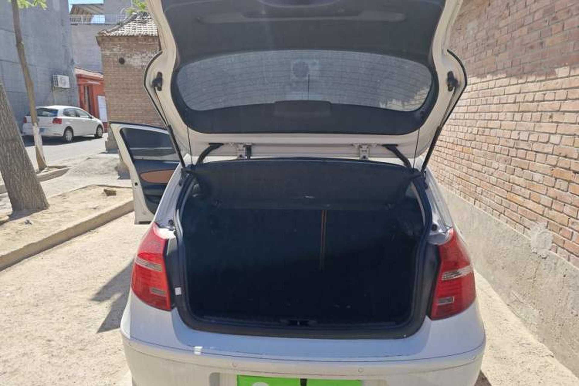 Used BMW 1 Series 2008 120i automatic transmission Trunk