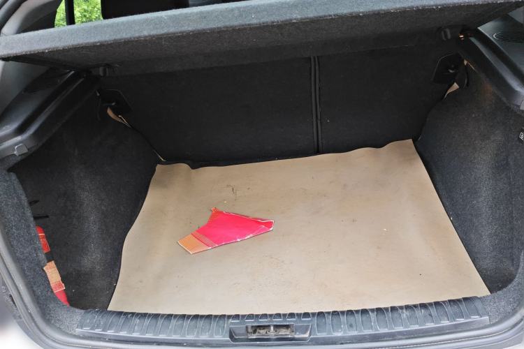 Used BMW 1 Series 2008 120i automatic transmission Trunk