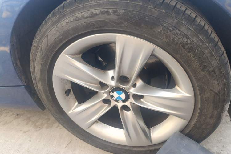 Used BMW 1 Series  Right Front Wheel Hub