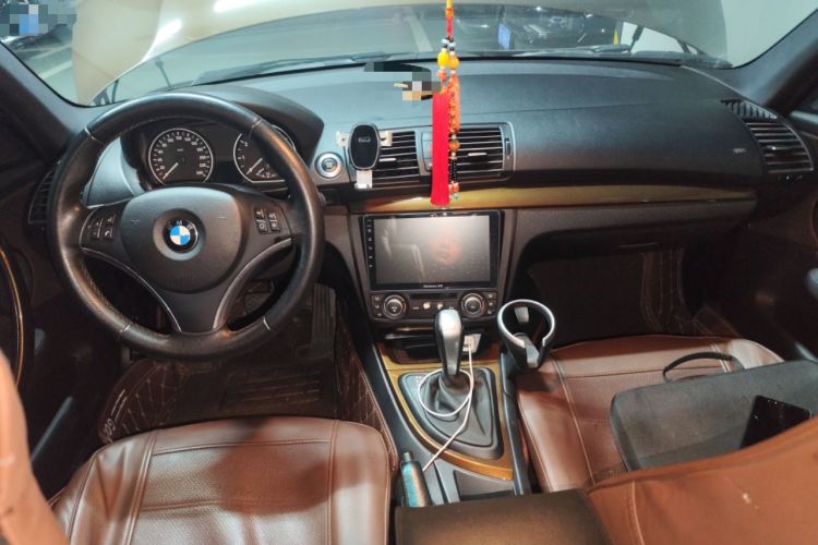 Used BMW 1 Series 2010 120i Chocolate Limited Edition Center Console