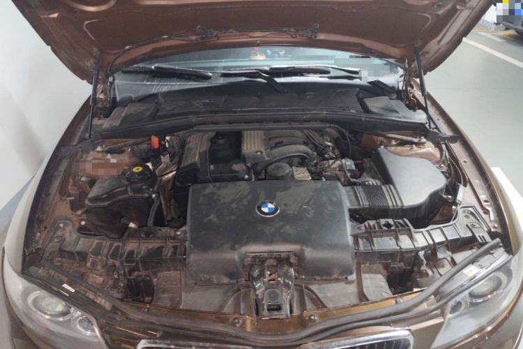 Used BMW 1 Series 2010 120i Chocolate Limited Edition Engine Bay
