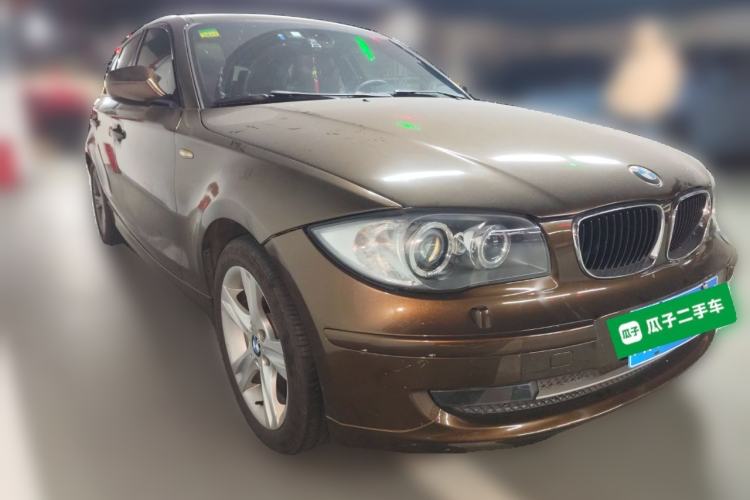 Used BMW 1 Series 2010 120i Chocolate Limited Edition Front Right 45 Deg