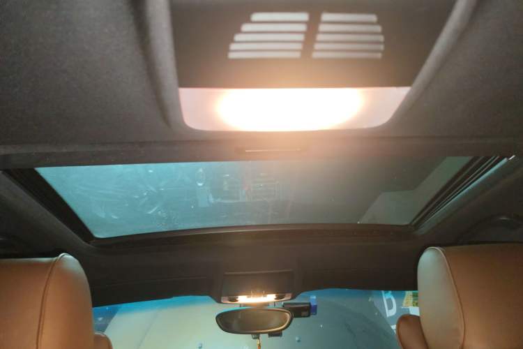 Used BMW 1 Series 2010 120i Chocolate Limited Edition Headliner