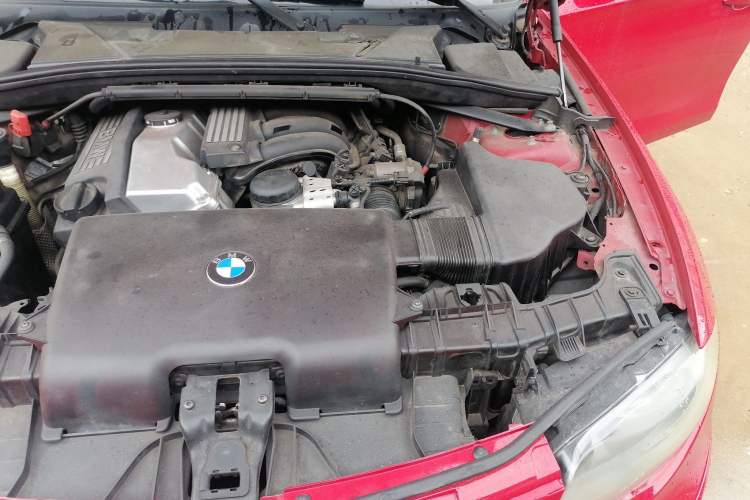 Used BMW 1 Series 2010 120i Sport Limited Edition Engine Bay Left