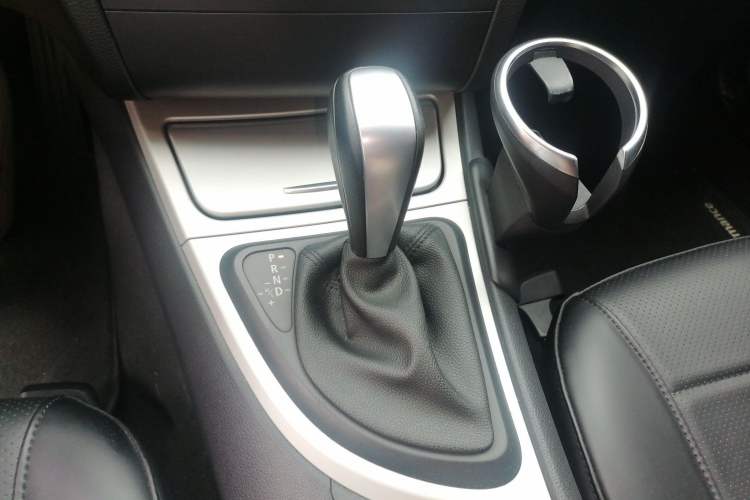 Used BMW 1 Series 2010 120i Sport Limited Edition Gear Lever