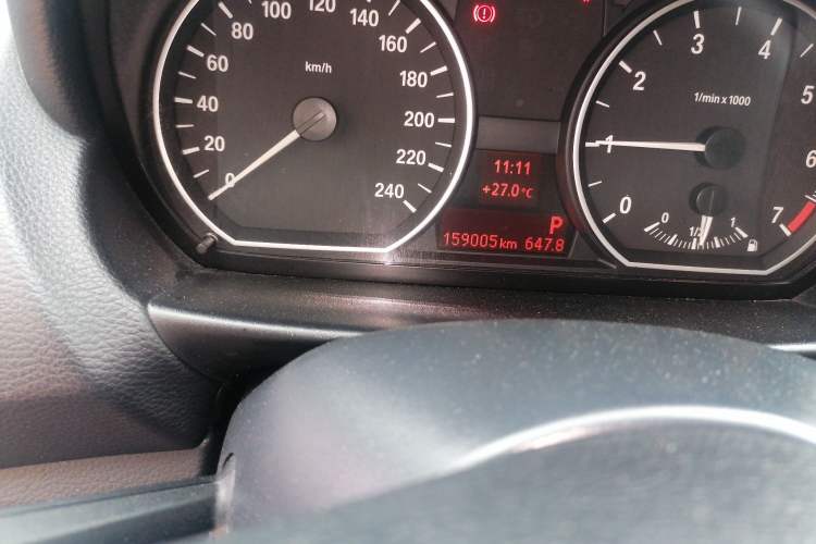 Used BMW 1 Series 2010 120i Sport Limited Edition Odometer Close Up