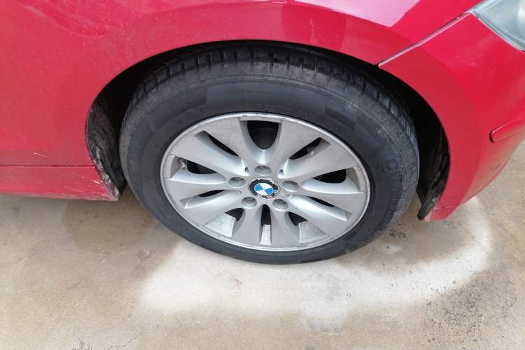 Used BMW 1 Series 2010 120i Sport Limited Edition Right Front Wheel Hub