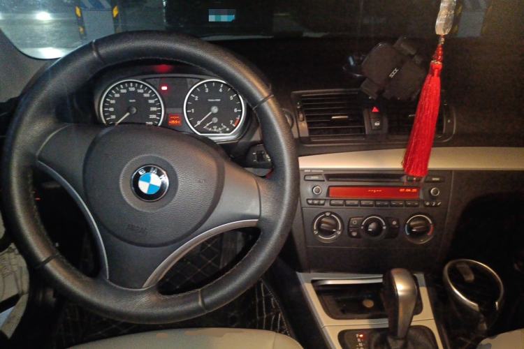 Used BMW 1 Series 2010 120i Sport Limited Edition Center Console