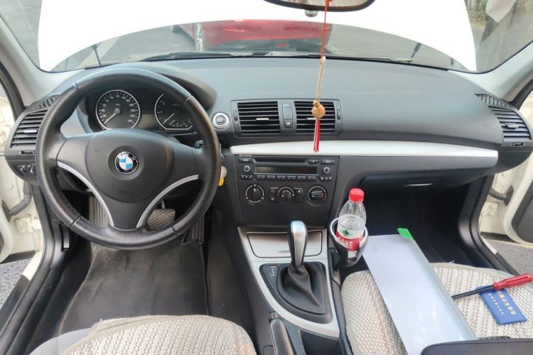 Used BMW 1 Series 2010 120i Sport Limited Edition Center Console