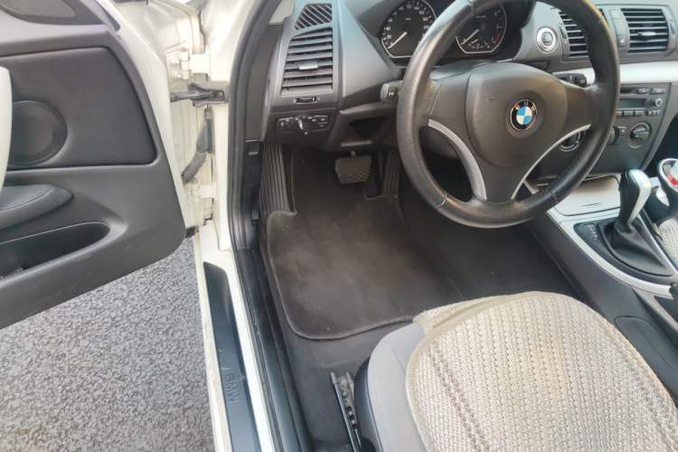 Used BMW 1 Series 2010 120i Sport Limited Edition Driver Seat