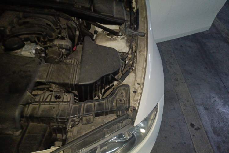 Used BMW 1 Series 2010 120i Sport Limited Edition Engine Bay Left