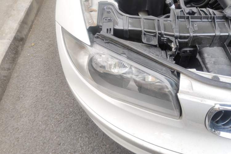 Used BMW 1 Series 2010 120i Sport Limited Edition Engine Bay Right