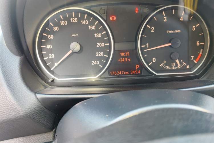 Used BMW 1 Series 2010 120i Sport Limited Edition Odometer Close Up