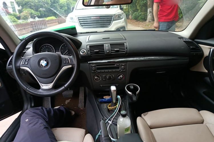 Used BMW 1 Series 2011 120i two-door coupe Center Console