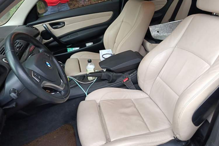 Used BMW 1 Series 2011 120i two-door coupe Left Front Seat