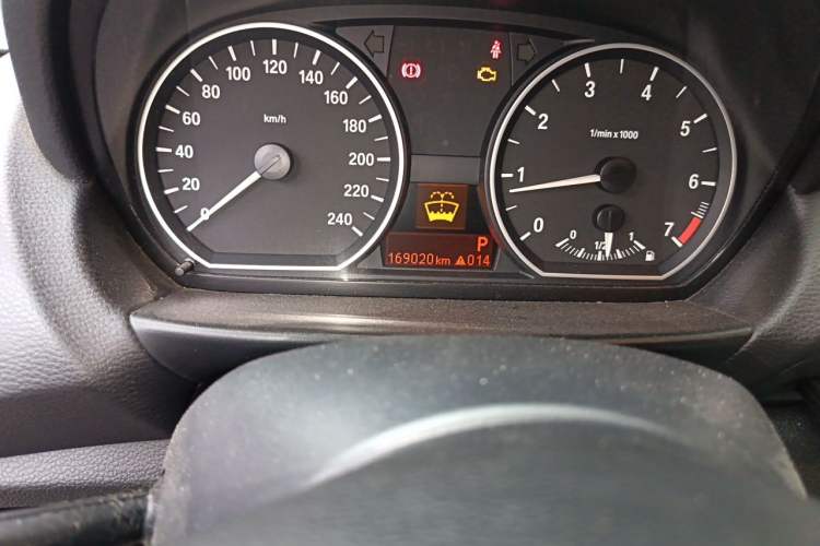 Used BMW 1 Series 2011 120i two-door coupe Odometer Close Up
