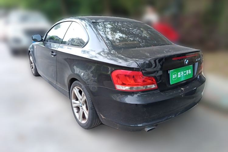 Used BMW 1 Series 2011 120i two-door coupe Rear Left 45 Deg