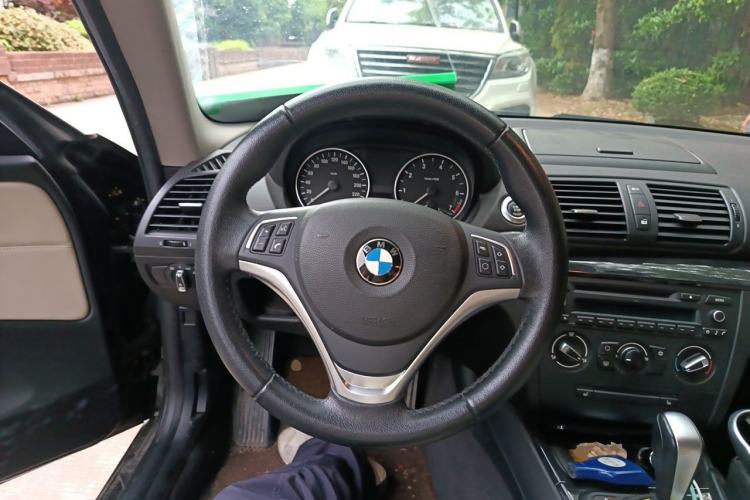 Used BMW 1 Series 2011 120i two-door coupe Steering Wheel