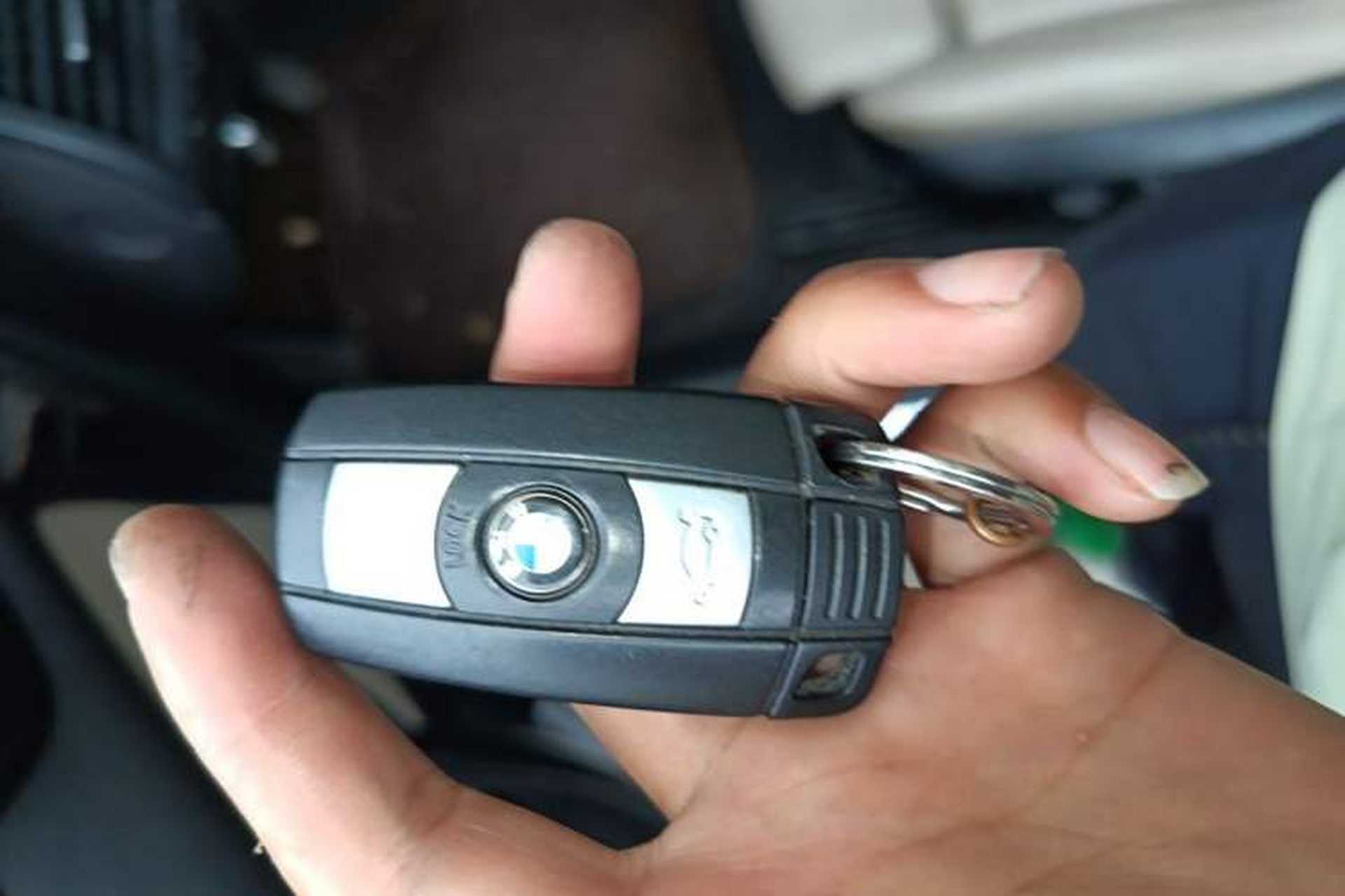 Used BMW 1 Series 2011 120i two-door coupe Vehicle Key
