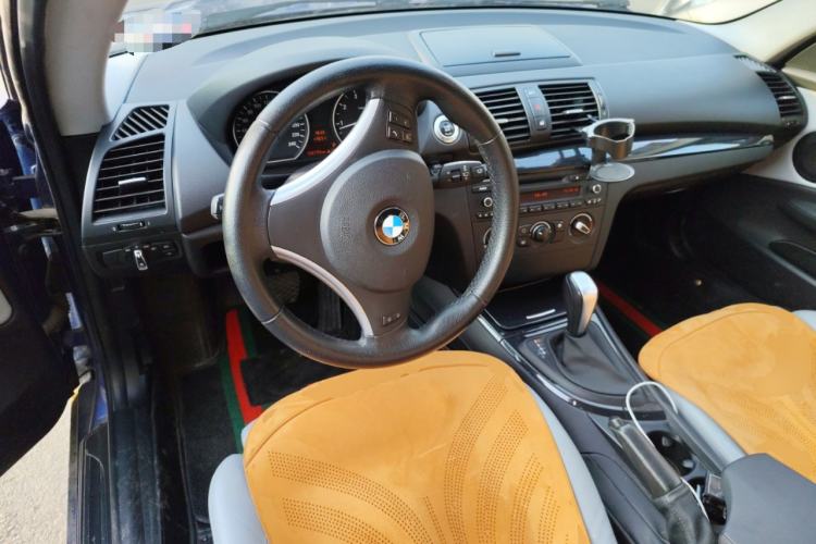 Used BMW 1 Series 2011 120i two-door coupe Center Console