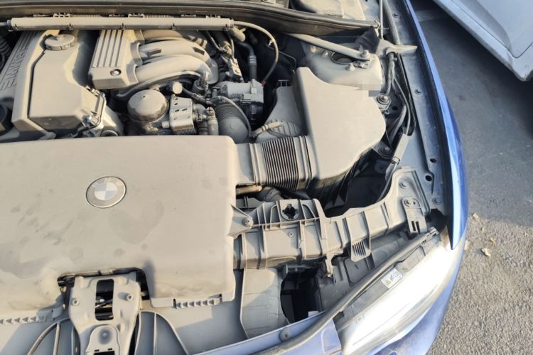 Used BMW 1 Series 2011 120i two-door coupe Engine Bay Left