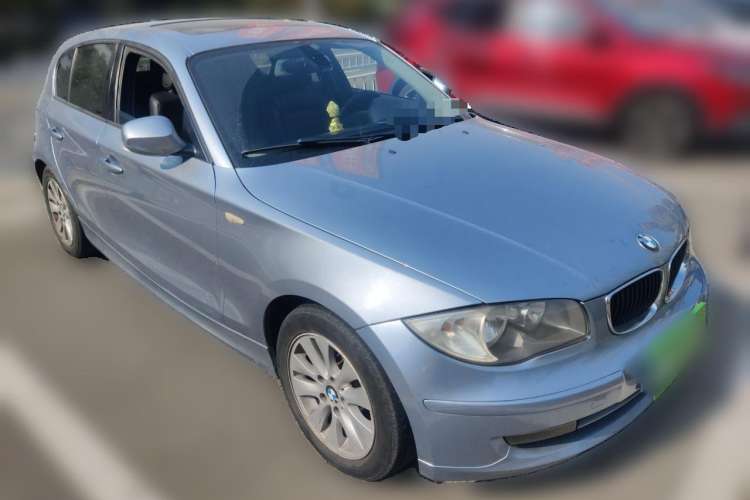 Used BMW 1 Series 2011 120i two-door coupe Front Right 45 Deg