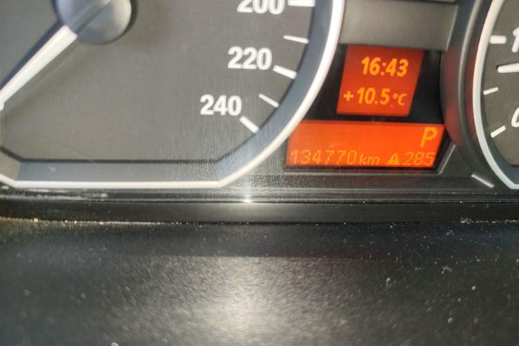Used BMW 1 Series 2011 120i two-door coupe Odometer Close Up