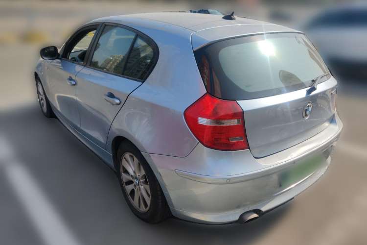 Used BMW 1 Series 2011 120i two-door coupe Rear Left 45 Deg